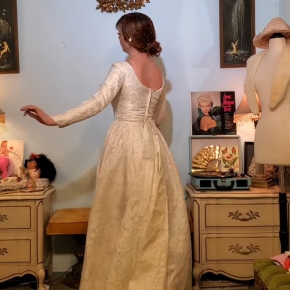 Vintage 60s Wedding Gown - Picture 5 of 7